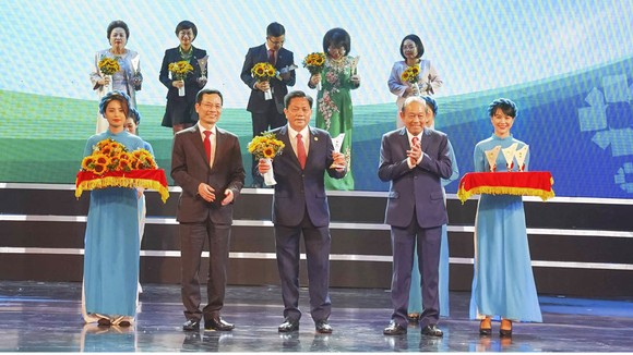 Doanh nghiệp điển hình thành công sau cổ phần hoá: Tuân thủ chuẩn mực đạo đức kinh doanh để thành công!