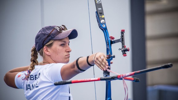 Cung thủ Lisa Barbelin (Pháp) xếp hạng 9 nội dung đơn nữ tại Olympic Tokyo 2020.