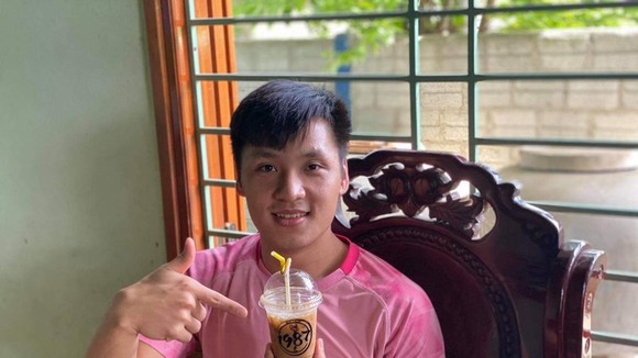Hồ Văn Ý đã trở về Quảng Nam an toàn sau khi kết thúc 21 ngày cách ly tập trung tại TPHCM. Ảnh: NVCC