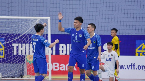 Lương Thái Huy lập cú đúp trong chiến thắng 4-0 của Sahako trước Thái Sơn Bắc. Ảnh: ANH TRẦN
