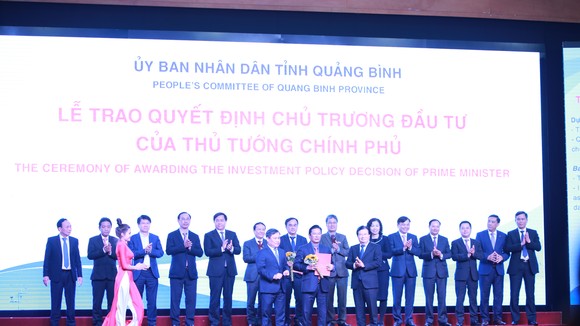 Trao giấy chứng nhận đăng ký đầu tư cho 15 dự án