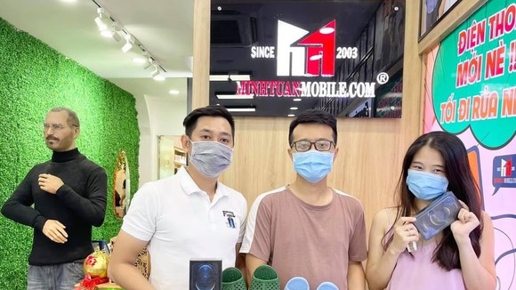 Khách hàng trẻ luôn tìm đến Minh Tuấn Mobile