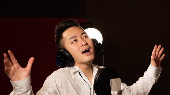 Ca sĩ Tùng Dương