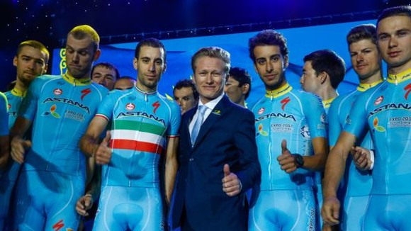 Alexandre Vinokourov được các tay đua yêu mến