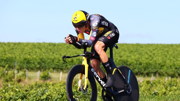 Wout Van Aert thắng chặng cá nhân tính giờ
