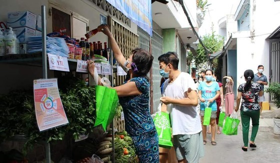 A Zero-VND stall in District 8’s Ward 3