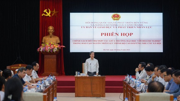 Phiên họp thứ nhất của Ủy ban về giáo dục và phát triển nhân lực