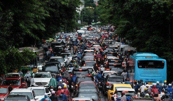 Tropical depression causes heavy rain in Northern provinces, congestion in Hanoi