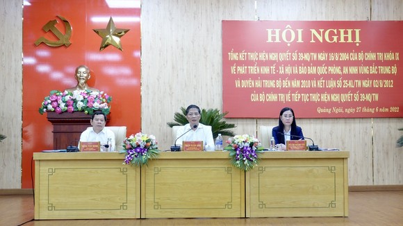 Trưởng Ban Kinh tế Trung ương Trần Tuấn Anh làm việc tại Quảng Ngãi