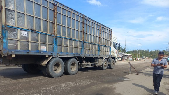 Quảng Ngãi: Thi công đường gây ô nhiễm, người dân bức xúc