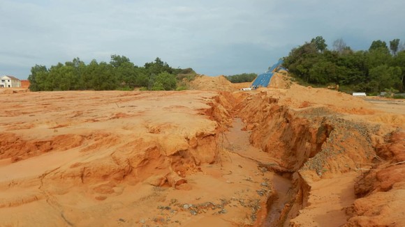 Công ty TNHH Delta-Valley Bình Thuận chưa đăng ký hợp đồng thuê đất, kê khai thuế và nộp thuế đối với diện tích 2.489.133,0m² đã nhận bàn giao. Ảnh: NGUYỄN TIẾN