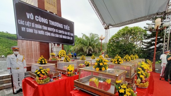Lễ truy điệu và an táng 11 hài cốt liệt sĩ tại Nghĩa trang Liệt sĩ quốc gia Nầm
