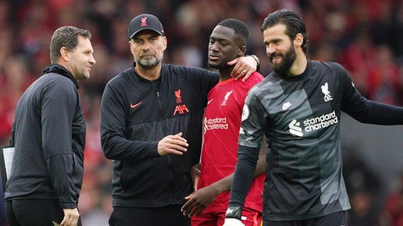 HLV Jurgen Klopp và các học trò đón nhận thất bại khá nhẹ nhàng. Ảnh: Getty Images