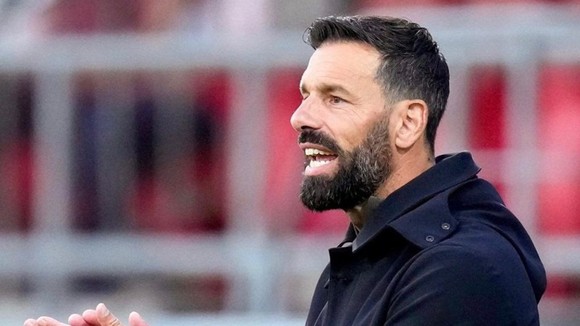 Ruud van Nistelrooy chính thức khởi nghiệp HLV tại PSV vào đầu mùa giải này.