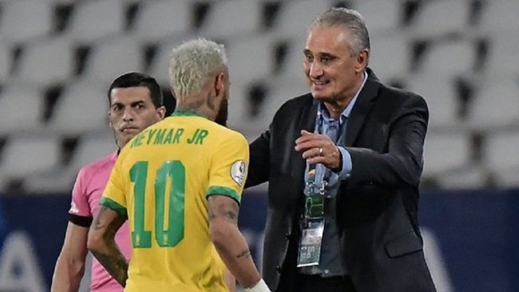 HLV Tite đầy tự tin với chất lượng hàng công được dẫn dắt bởi Neymar.