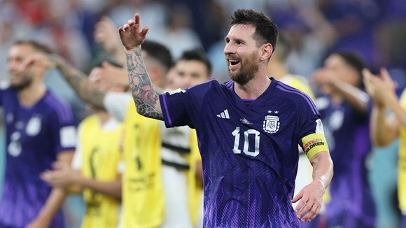 Lionel Messi vẫn đang tận hưởng trò chơi cuộc đời đến tận cùng dù nó có hoàn hảo hay không.