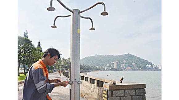 Trụ ắm nước ngọt công cộng bị hư hỏng tại Bãi Trước (TP Vũng Tàu). Ảnh: TẠP CHÍ DU LỊCH TPHCM