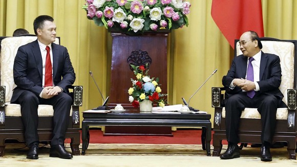 Chủ tịch nước Nguyễn Xuân Phúc tiếp Viện trưởng Tổng Viện Kiểm sát Liên bang Nga Igor Krasnov. Ảnh: TTXVN