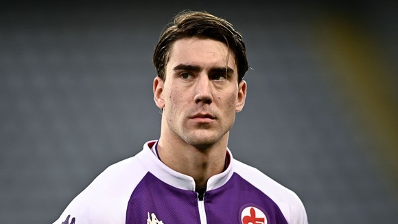 Dusan Vlahovic chọn gia nhập Juventus