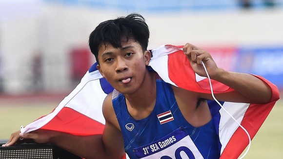 VĐV nước rút tuổi teen Puripol Boonson