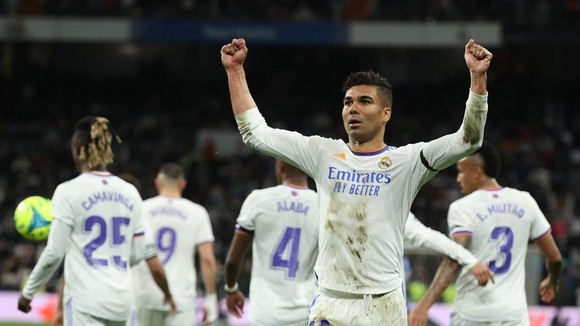 Casemiro sẽ sớm khăn gói rời Madrid