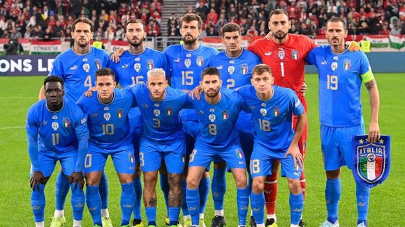 Tuyển Italia trong trận đấu trên sân Hungary