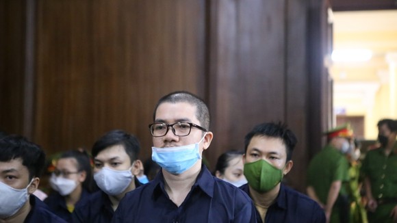 Bị cáo Nguyễn Thái Luyện tại tòa