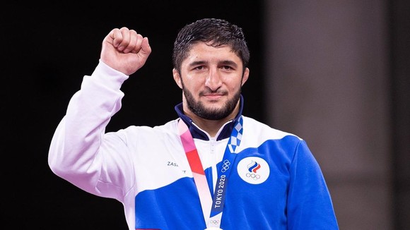 Sadulaev giành HCV vật tự do hạng cân 97kg