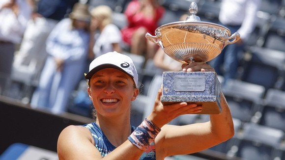 Tay vợt nữ 20 tuổi người Ba Lan đăng quang ngôi vô địch Italian Open (Internazionali BNL d’Italia).