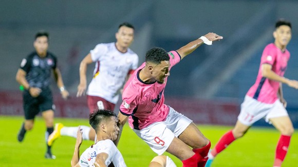 CLB TPHCM và Hà Tĩnh kìm chân nhau sau trận hòa 1-1