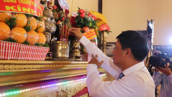 Lãnh đạo TP Đà Nẵng thắp hương cho Danh thần Thoại Ngọc Hầu Nguyễn Văn Thoại