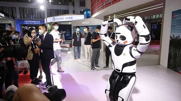 Một sản phẩm robot tại Hội nghị Robot thế giới 2021