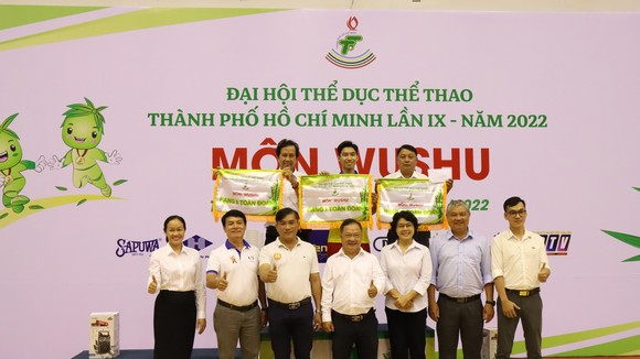 Vị trí nhất toàn đoàn giải wushu Đại hội TDTT TPHCM lần thứ 9 thuộc về đơn vị quận 5. Ảnh: NGUYỄN ANH