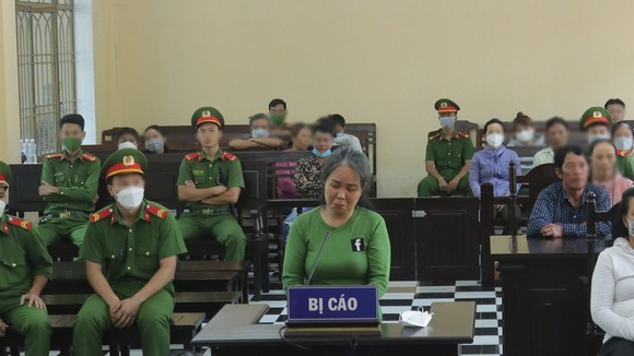 Bị cáo Nguyễn Thị Hồng Loan tại phiên tòa