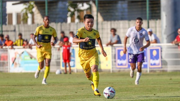 Quang Hải có trận đấu thứ 2 liên tiếp đá chính cho Pau FC