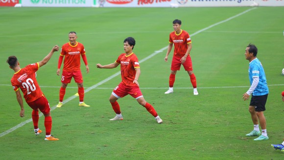 Đội tuyển Việt Nam tích cực rèn quân chuẩn bị đấu CLB Dortmund. ẢNH: HƯƠNG NGUYỄN