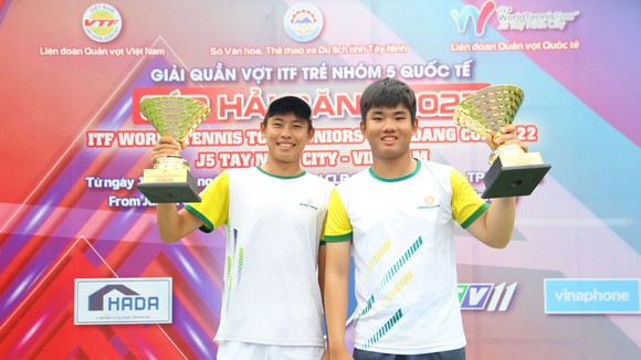 Đôi Việt Nam đoạt chức vô địch đôi nam
