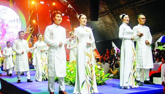 ​Contestants in the the “Charming Ao Dai” beauty contest 
