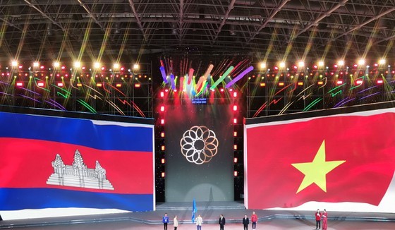 SEA Games 31 wraps up with a ceremony imbued with Vietnam’s cultural identity in Hanoi o May 23 (Photo: SGGP)