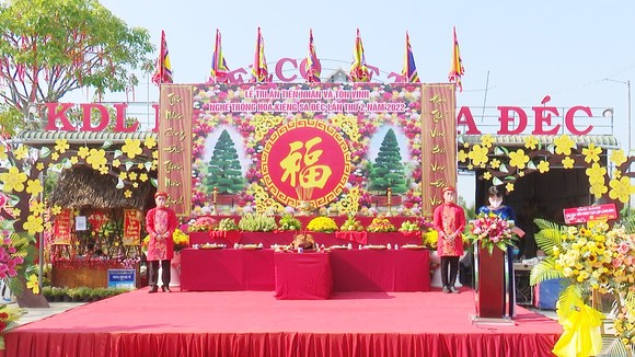 Bà Võ Thị Bình, Phó Chủ tịch UBND TP Sa Đéc phát biểu. Ảnh: TRÚC NGUYÊN