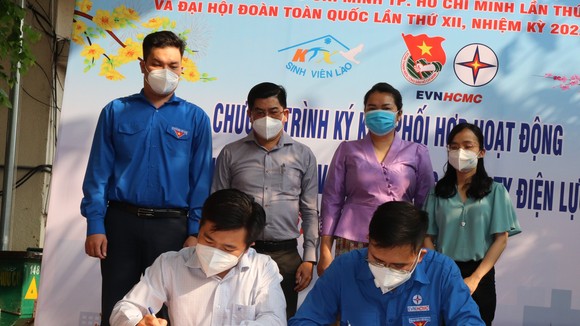 2 đơn vị ký kết chương trình phối hợp chăm lo sinh viên Lào, Campuchia trong năm 2022