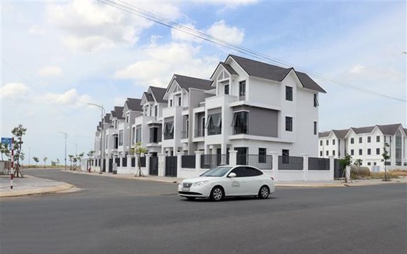 堅江省迪石市西北都市區的一排高級住房。
