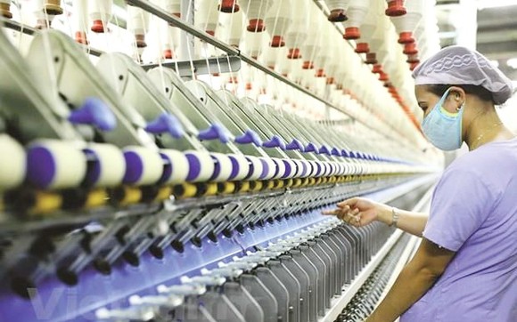 紡織品成衣企業加強生產活動。
