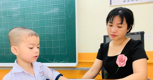 Giáo viên tiểu học: Những người lái đò tận tụy