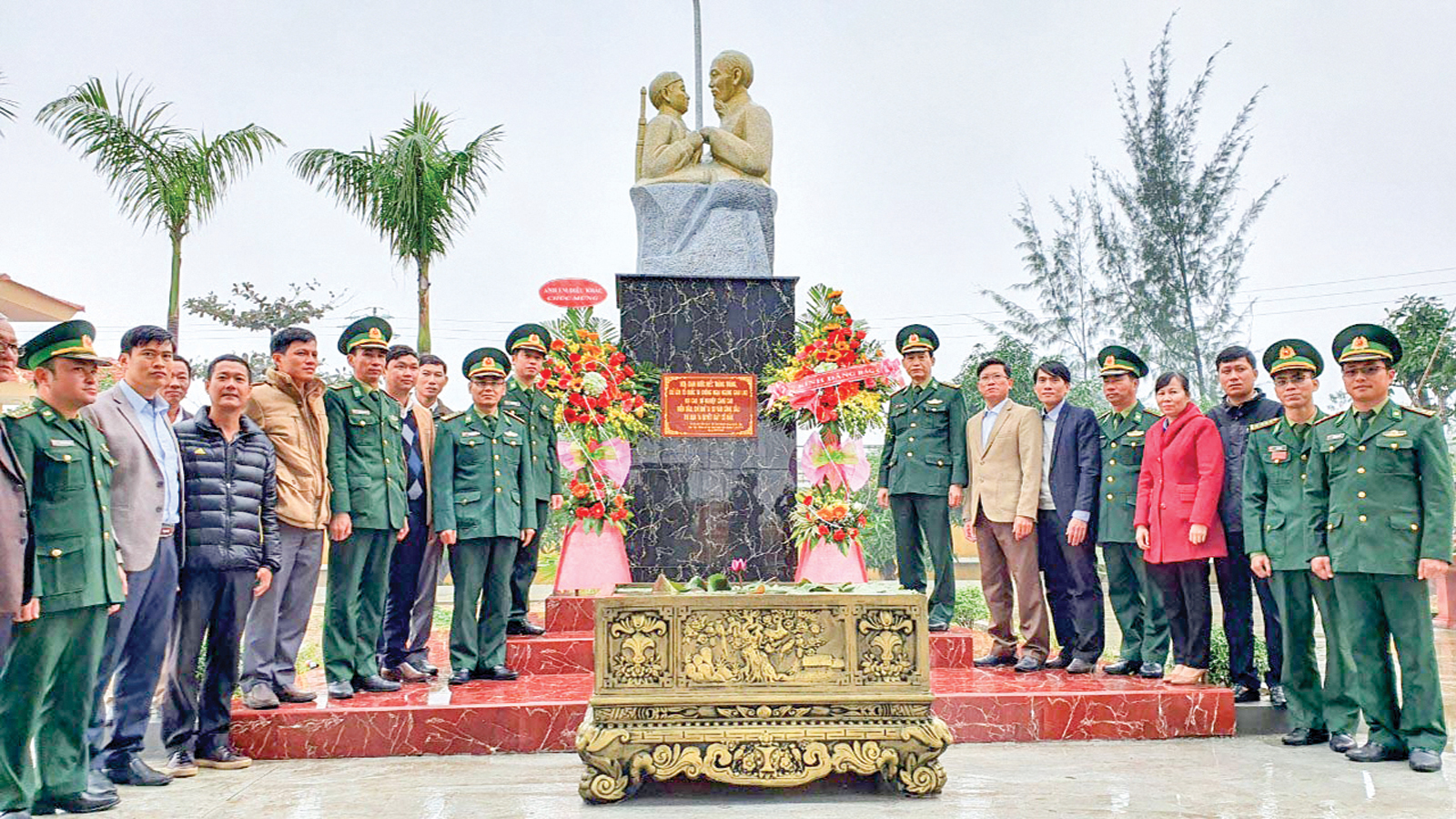 Khánh thành tượng đài “Bác Hồ với chiến sĩ biên phòng”