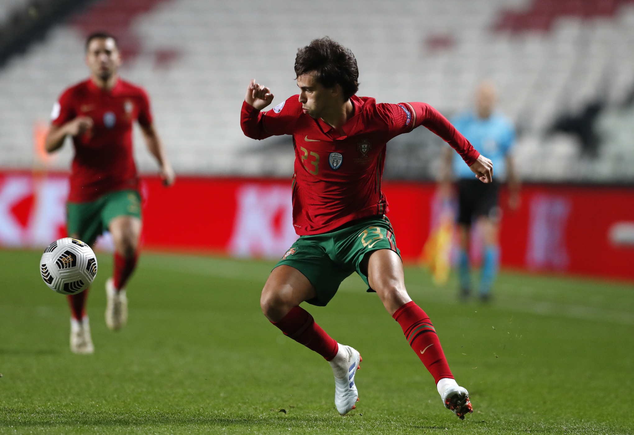 Phil Foden dẫn đầu tốp 5 ngôi sao trẻ sẽ tỏa sáng ở Euro 2020 ảnh 4