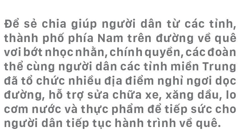 Nồng ấm nghĩa tình miền Trung hỗ trợ dòng người về quê ảnh 1