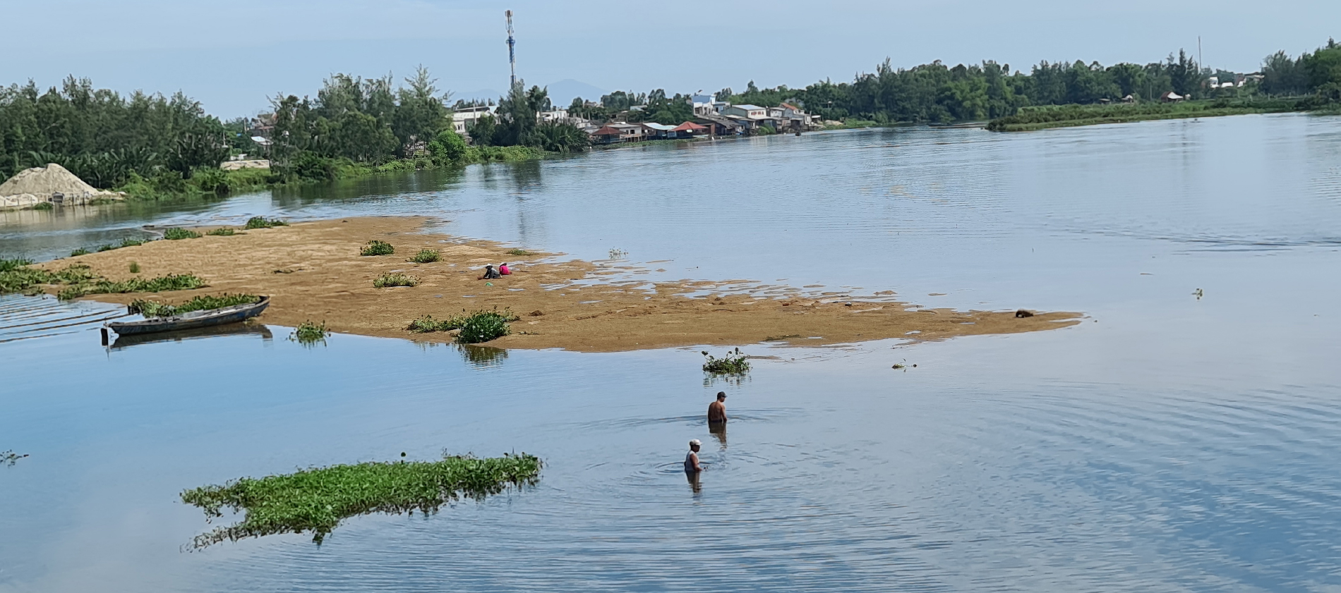 Làng hến 'đỏ lửa' ảnh 5