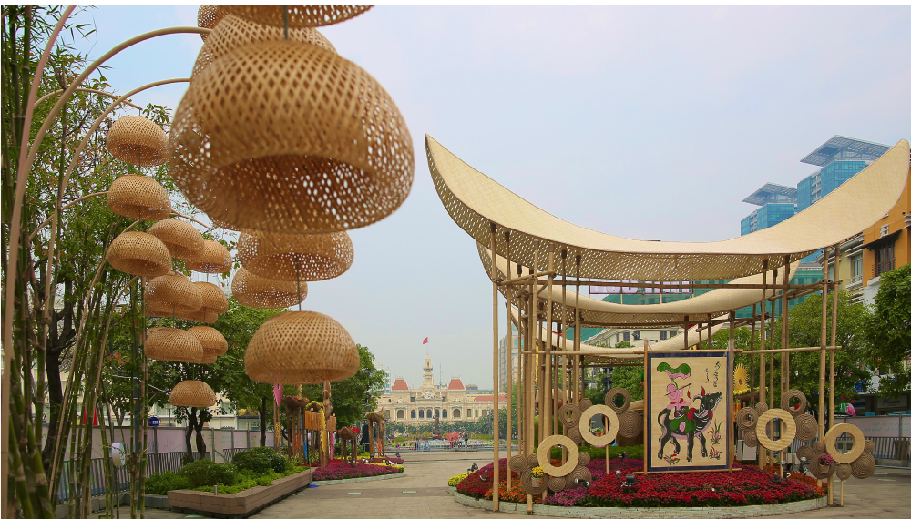 Phòng dịch Covid-19 khi tham quan Đường hoa Nguyễn Huệ ảnh 10