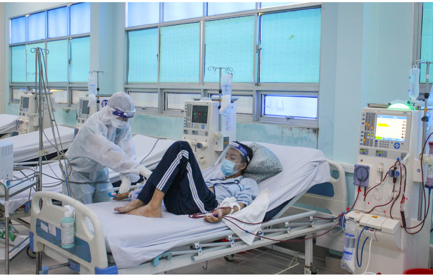 Cận cảnh nơi giành giật sự sống với 'tử thần Covid-19' ảnh 4